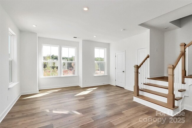 Photo - 7118 Westrow Ave