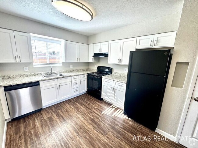 Building Photo - ***One Month Free***Beautiful Remodeled 2 ... Unit 116 Rental