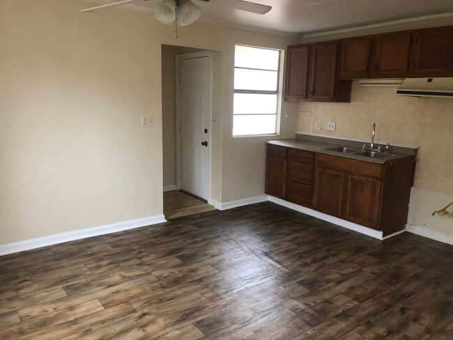 Photo - 3 bedroom 1.5 Bathroom