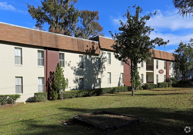 Photo - Regency Apartments