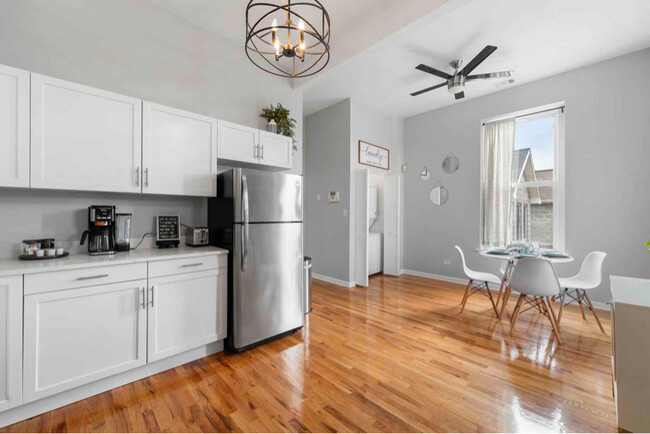 Building Photo - 3612 S Prairie Ave Rental