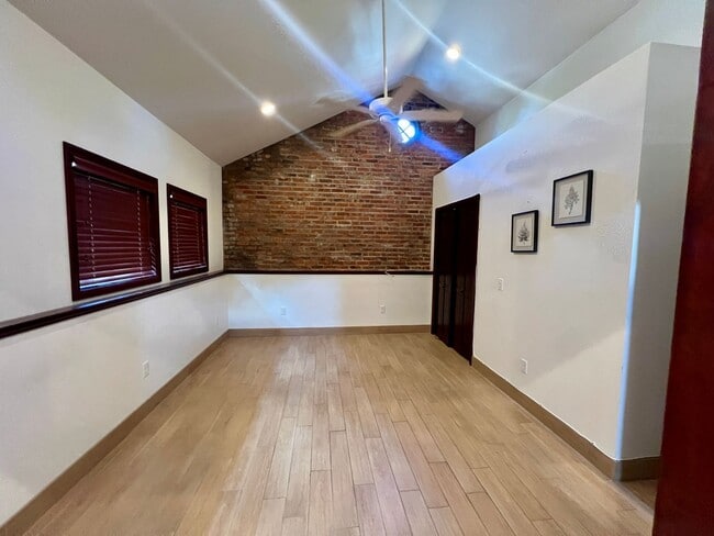 Photo - 104 Linwood Ave Unit 102 (Carriage House)