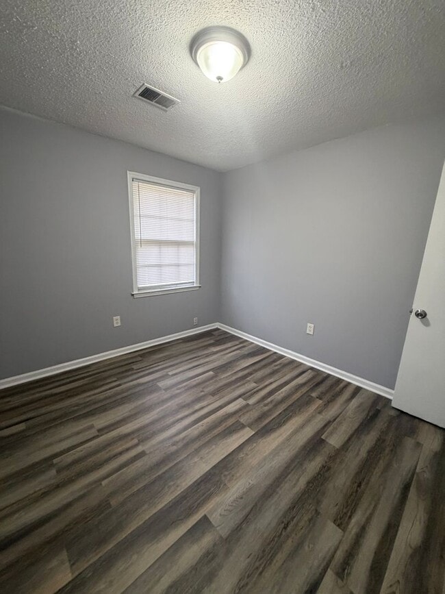 Photo - 3 Bedroom available