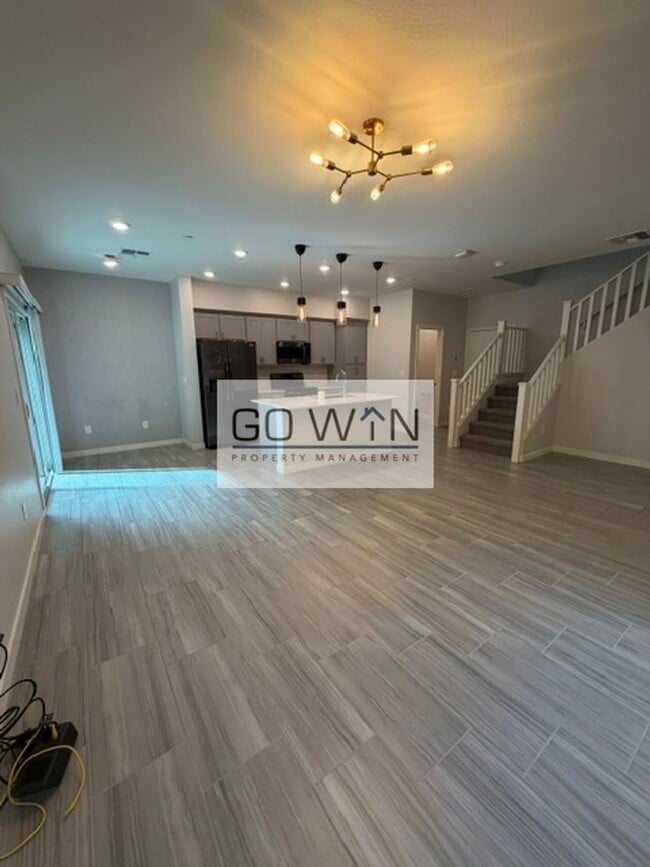 2733 S Catherine Dr