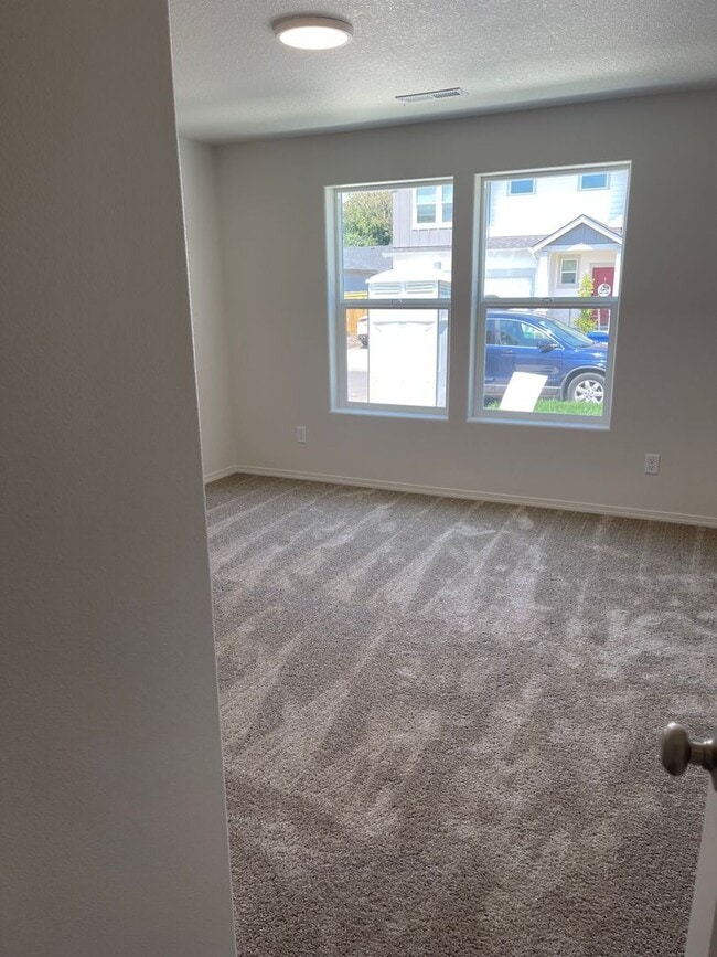 Photo - 1608 Zoe Ave