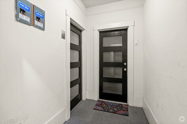1 habitación, 1 baño - 500 pies cuadrados - Puerta principal