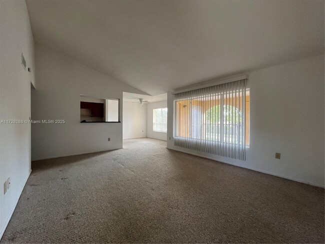 Photo - 2662 NW 33rd St Unidad 2510 Rental