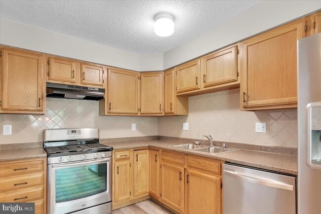 Photo - 518 Demoss Ct