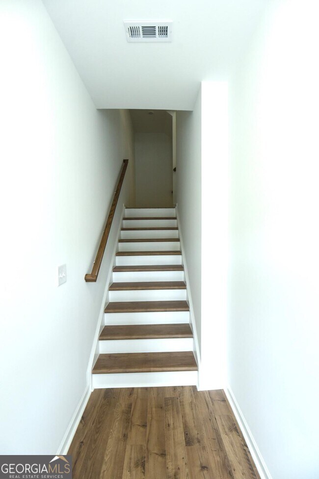 Photo - 2839 Rosehall Way