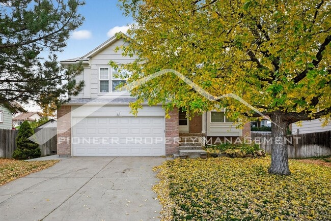 Building Photo - Spacious Home with Central AC and Gas Fire...