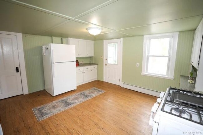 Photo - 20 Abbeyfield Ln