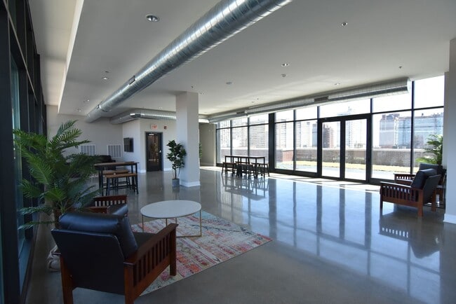 Photo - 718 W Grace St