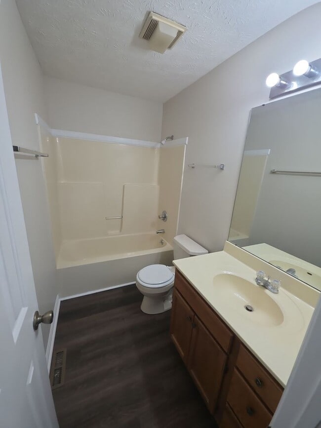 Photo - 83 Eastgate Cir Unidad 83 Eastgate Circle B