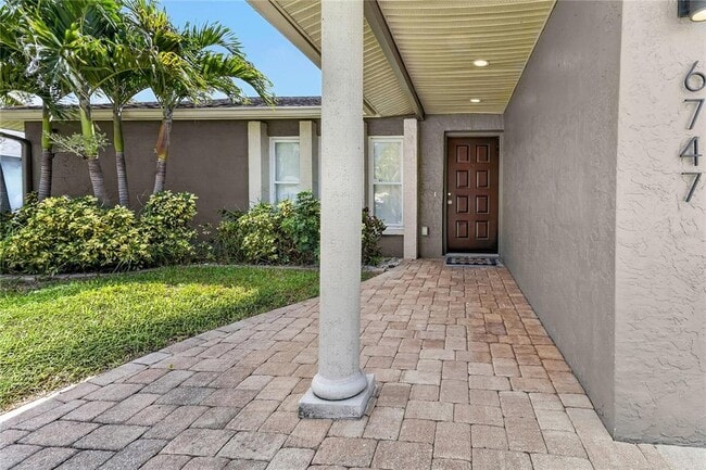 Photo - 6747 Deer Pond Ln
