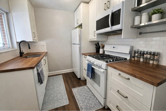 Photo - 762 Fairfax St