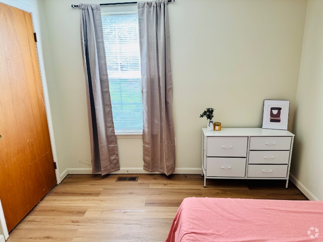 Building Photo - 2014 Ritchie Rd Rental