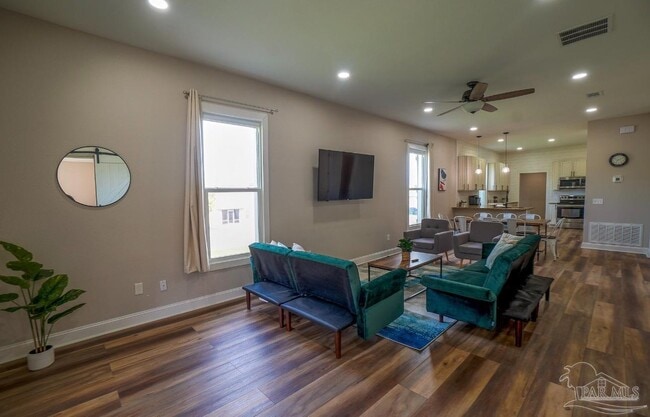 Photo - 23 E Brainerd St