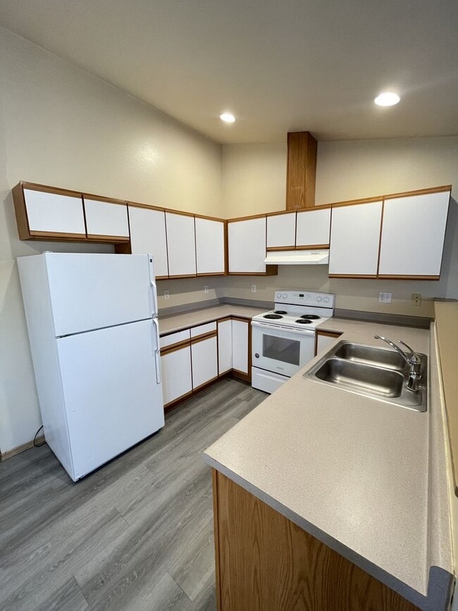 Photo - 2126-2128 Harris Ave Unit 2128
