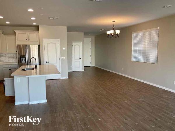 Photo - 19748 W Devonshire Ave