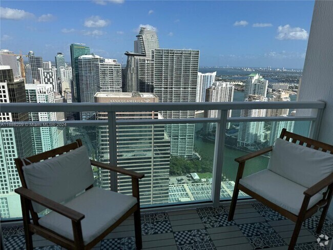 Building Photo - 950 Brickell Bay Dr Unit 5402 Rental