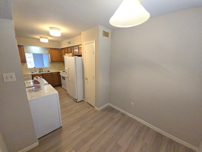 Photo - 15625 Weldon Dr