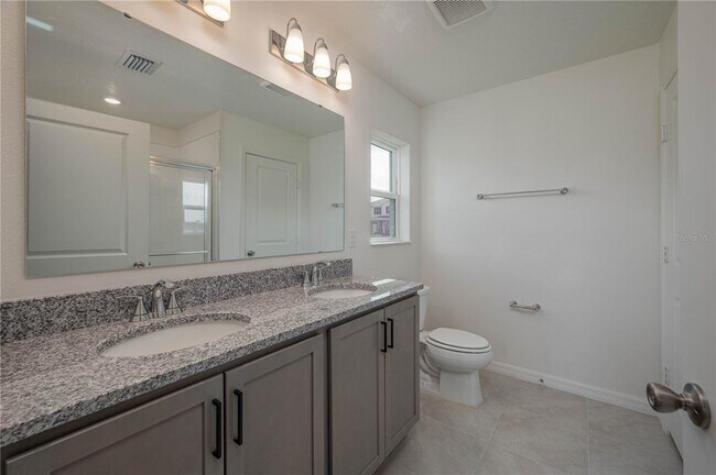 Photo - 845 Wedgewood St