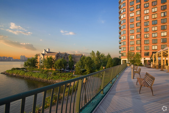 Our promenade overlooks the Tower and Mariner's Cove - Windsor at Mariners Rental