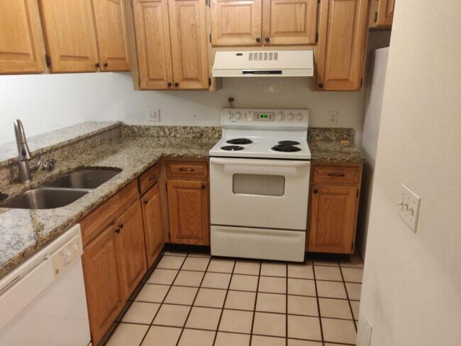 Photo - 16147 Rambling Vine Dr E