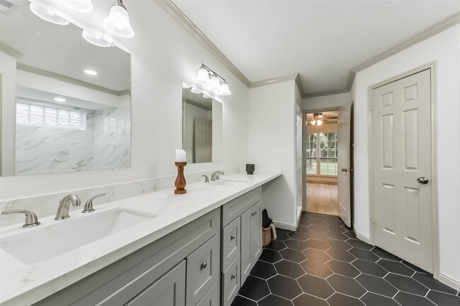 Building Photo - 4214 Brightwood Dr