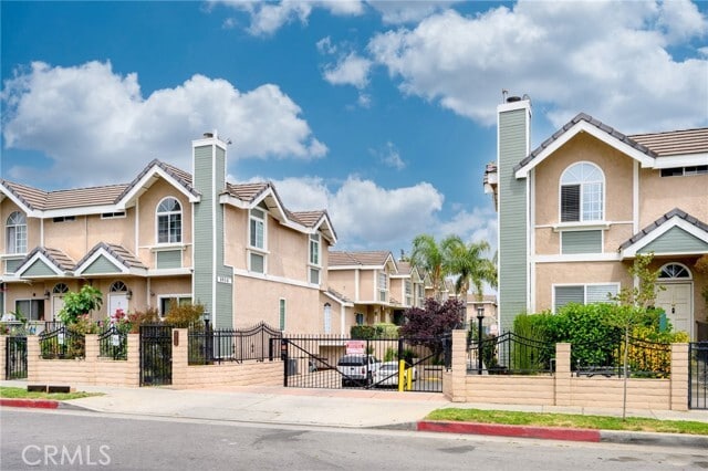 Building Photo - 8958 Burnet Ave Rental