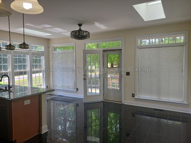 7801 Kensington Manor Ln