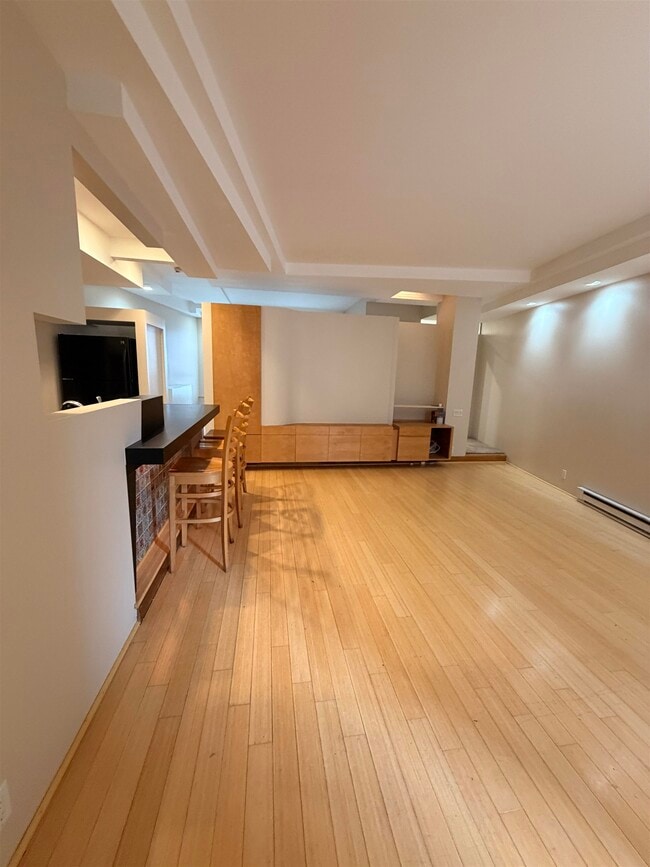 Photo - 401 State Street Unidad #P101