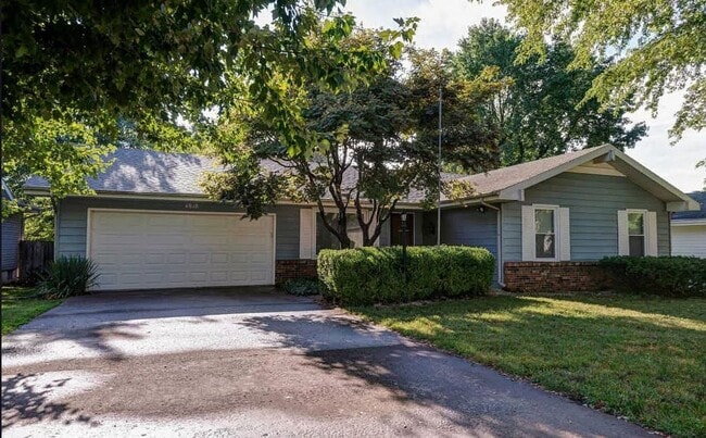 Building Photo - 3 Bed 2.5 Bath Springfield, MO