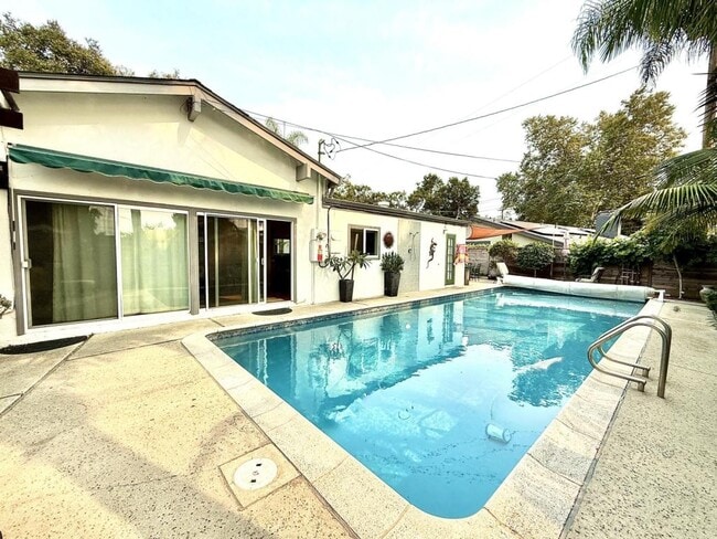 Building Photo - 345 N Ontare Rd Rental