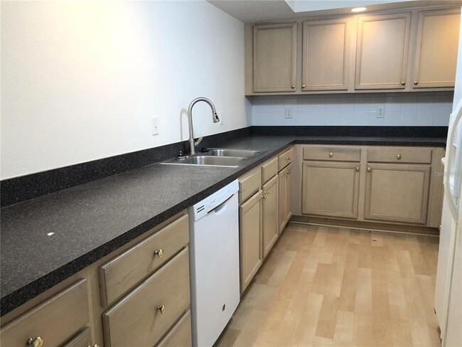 Photo - 1150 Carmel Cir Unit 308