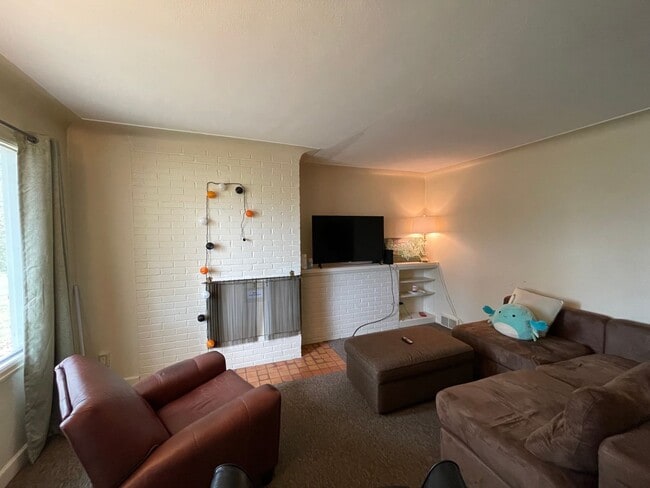 Photo - AVAILABLE JUNE 1ST -4 bed/ 2 bath Home Near Campus!