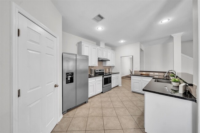 Building Photo - 1911 Mound Lake Dr