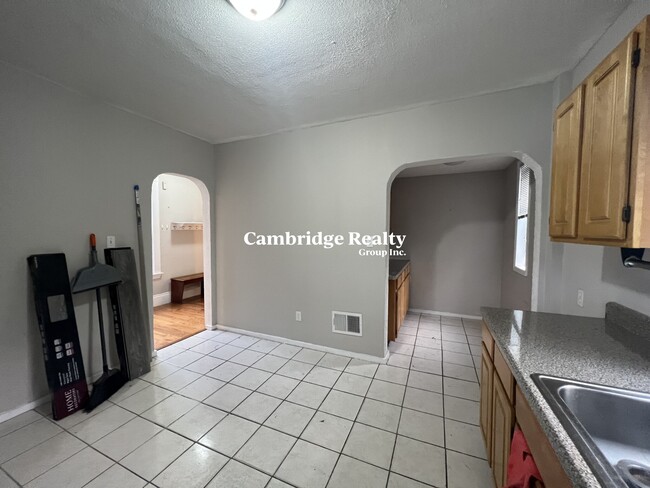 Building Photo - 15 Hudson St Unit 2 Rental