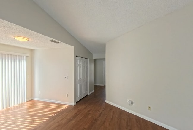 Photo - "Charming 3-Bedroom Retreat on Daisy Lane – Your Cozy Jacksonville Sanctuary!"