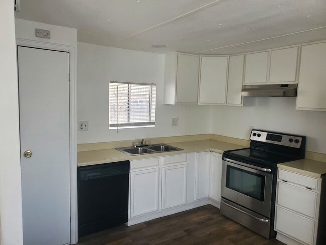 Photo - 2845 North Ave