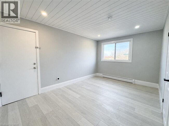 Photo - 281 Lorne Ave Unit 4