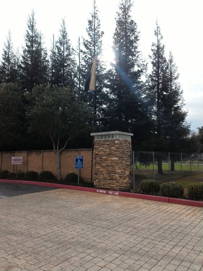 River Oaks Apartments For Rent in Yuba City, CA