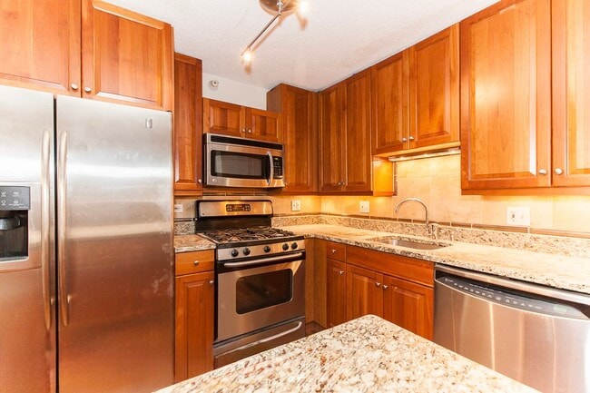 Building Photo - 545 N Dearborn St Unit 902