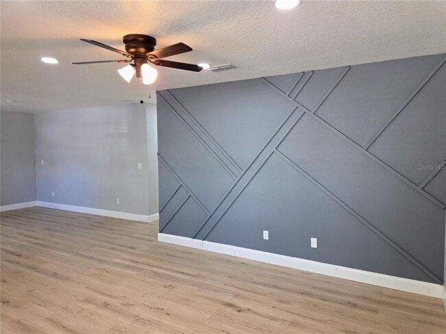 Photo - 3150 Emerson Ave S