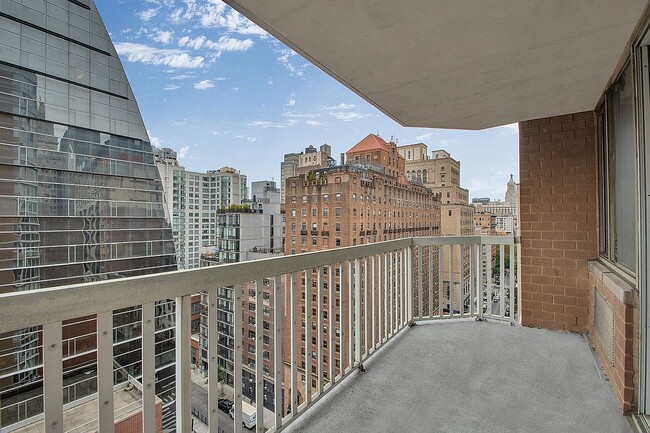 50 Lexington Ave