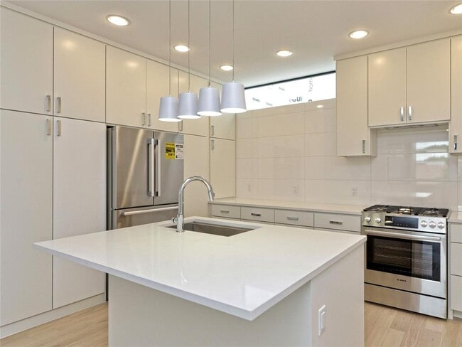 Photo - 3406 E 17th St