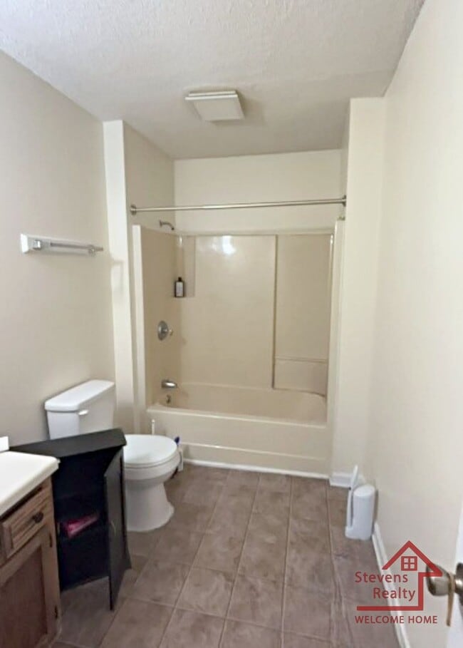 Building Photo - 419 Oriole Dr