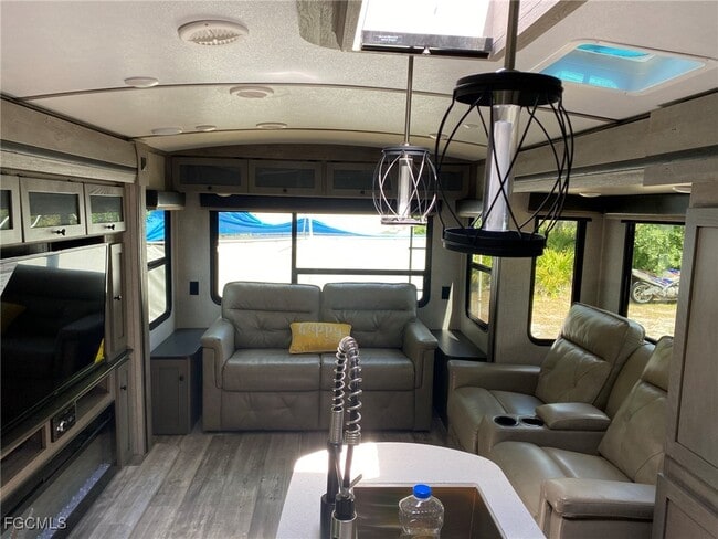 Photo - 380 Mahogany Ct