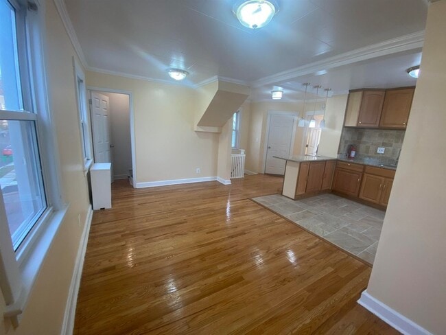 Photo - 536 3rd Ave