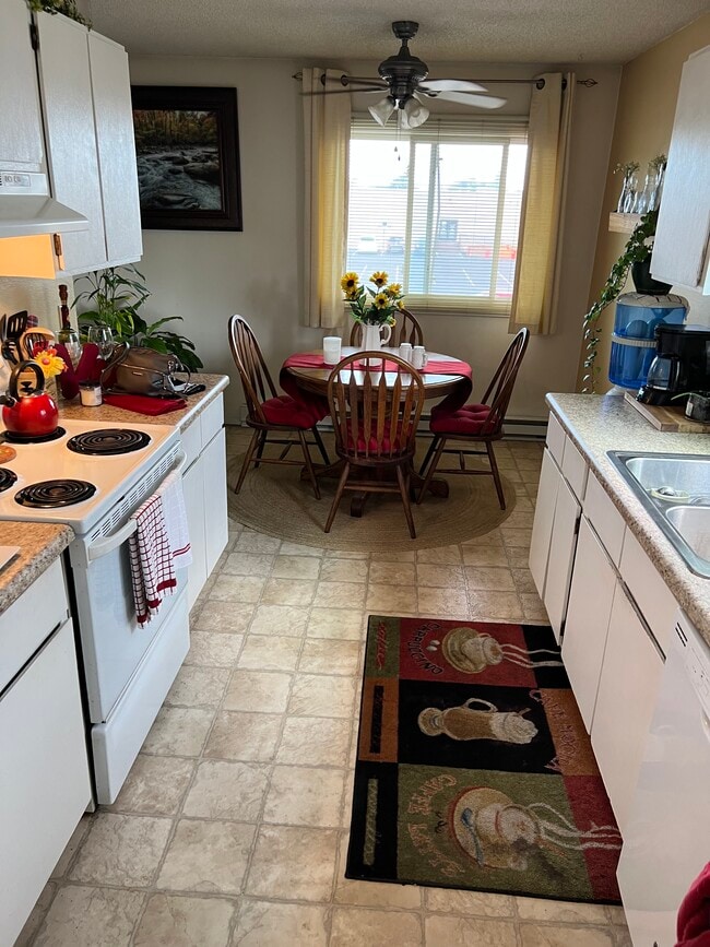 Building Photo - 402 Miller Ln Unit 8A